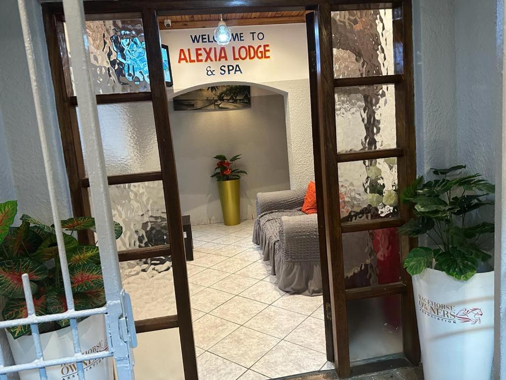 Alexia Lodge & Spa ケープタウン エクステリア 写真